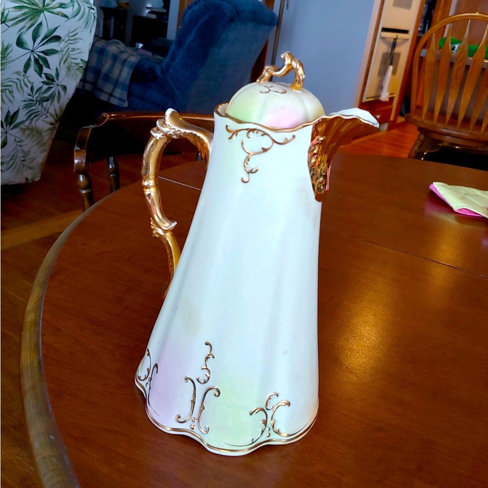 Coco (teapot) antique white